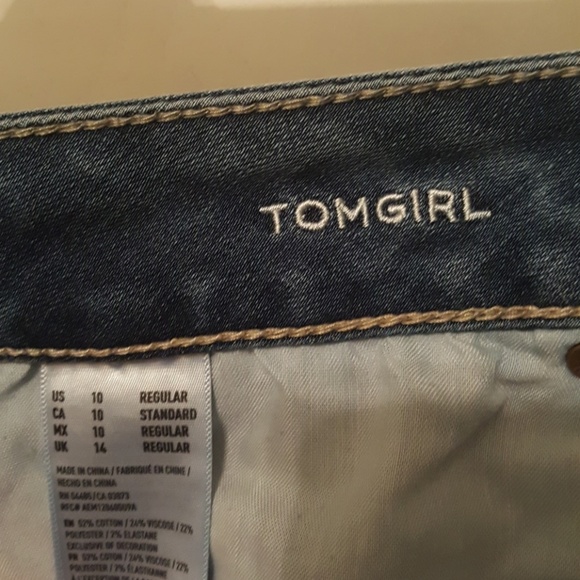 American Eagle distressed jeans - Picture 3 of 4